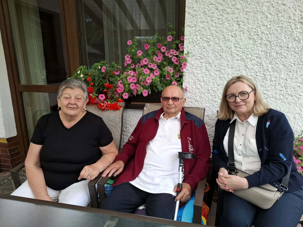 Na zdjęciu z lewej Katarzyna Bednarz - Walat, w środku Stanisław Bednarz i spokrewniona z rodziną Jola Panasiuk