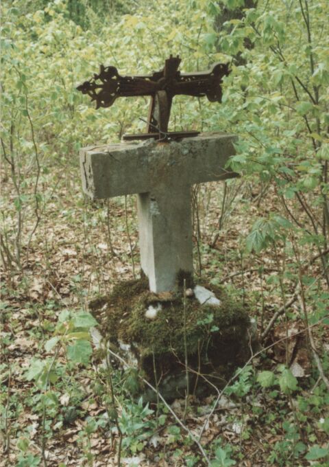 Krzyż ustawiony na miejscu dawnej cerkwi w Miłkowie