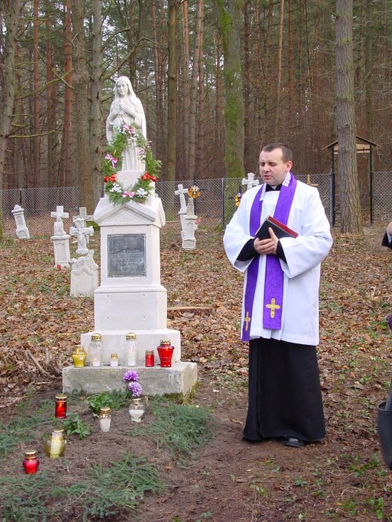 Po�wi�cenie cmentarza w Mi�kowie � 23.11.2003 r.